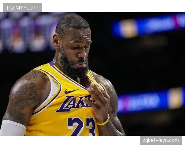 詹姆斯传中能力再现街头传奇，助球队攻势稳步提升