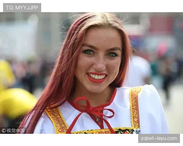 波兰队新赛季战袍亮相，白红配色点燃球迷热情