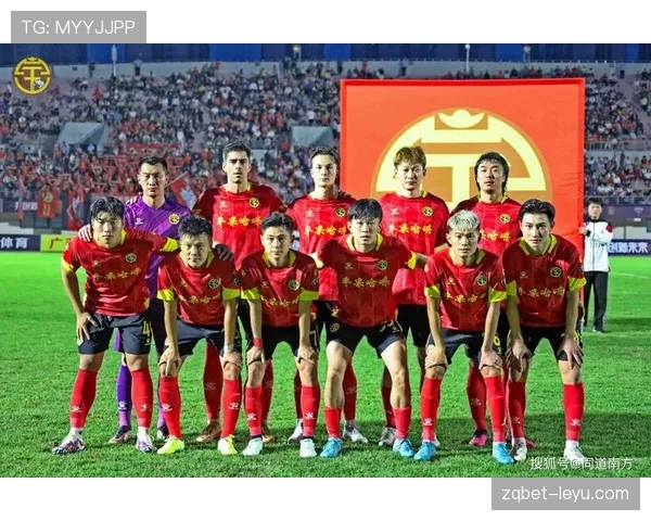 足球赛事全景：激烈对抗与精彩瞬间引爆观赛新热潮