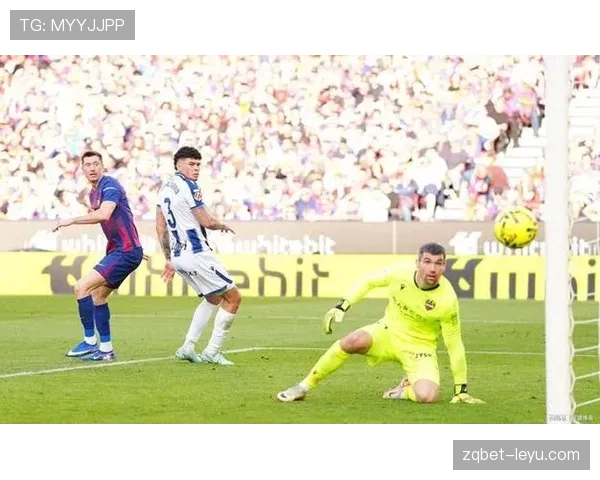 莱万多夫斯基头球、脚下与禁区终结均衡性解析 莱万多夫斯基头球、脚下与禁区终结均衡性解析